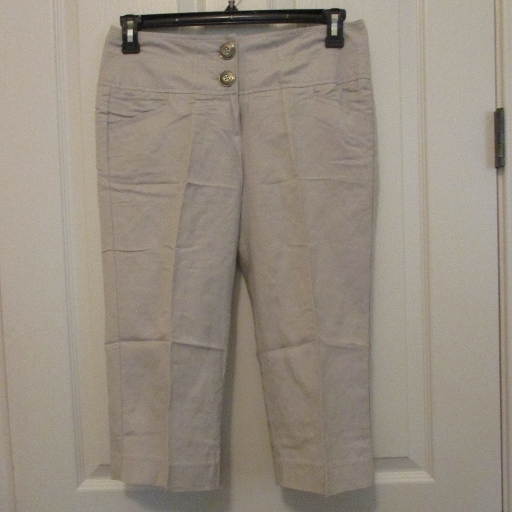 NWT - SHARAGANO light gray/silver crop pants- sz 4